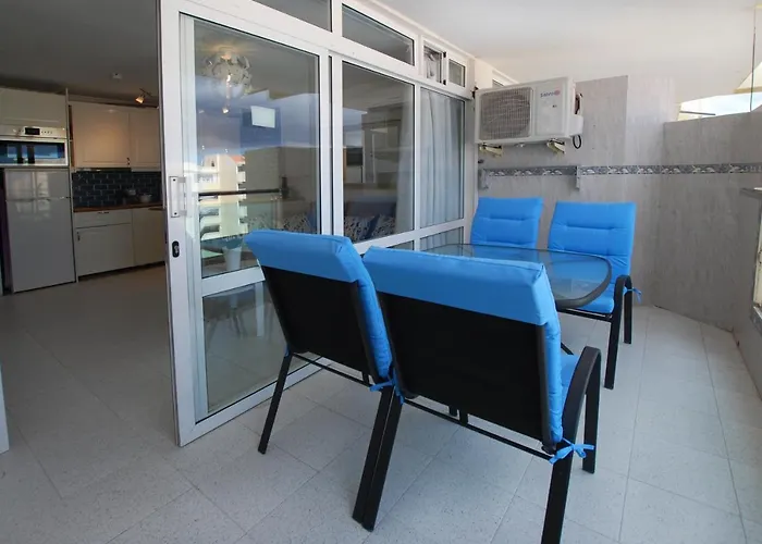 Central Apartment Overlooking Yumbo Centre With Heated Pool
