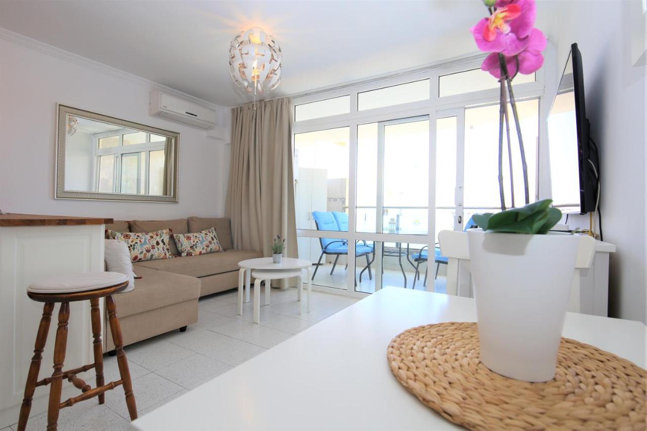 Apartamento Overlooking Yumbo Centre With Heated Pool